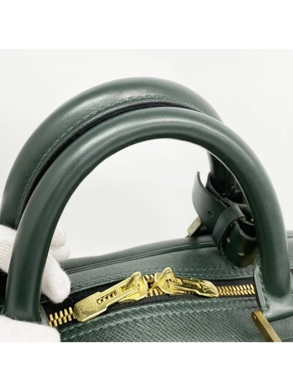 Louis Vuitton Boston Bag Taiga Kendall PM Epi